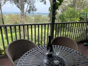 Villa Provincial, Cypress Lakes Resort, Two Bedrooms both with Private Ensuites, 2 KING or 4 SINGLE BEDS, Sensational Views Pokolbin